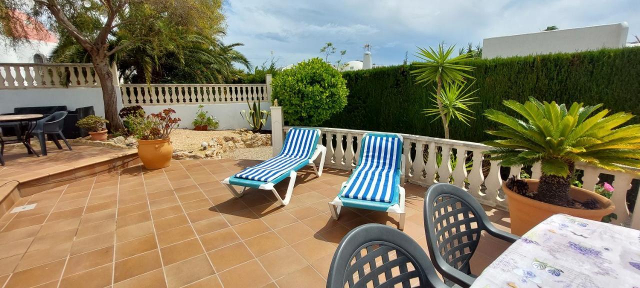 Villa Robert con piscina comunitaria uso exclusivo para una casa por turno Calpe Esterno foto