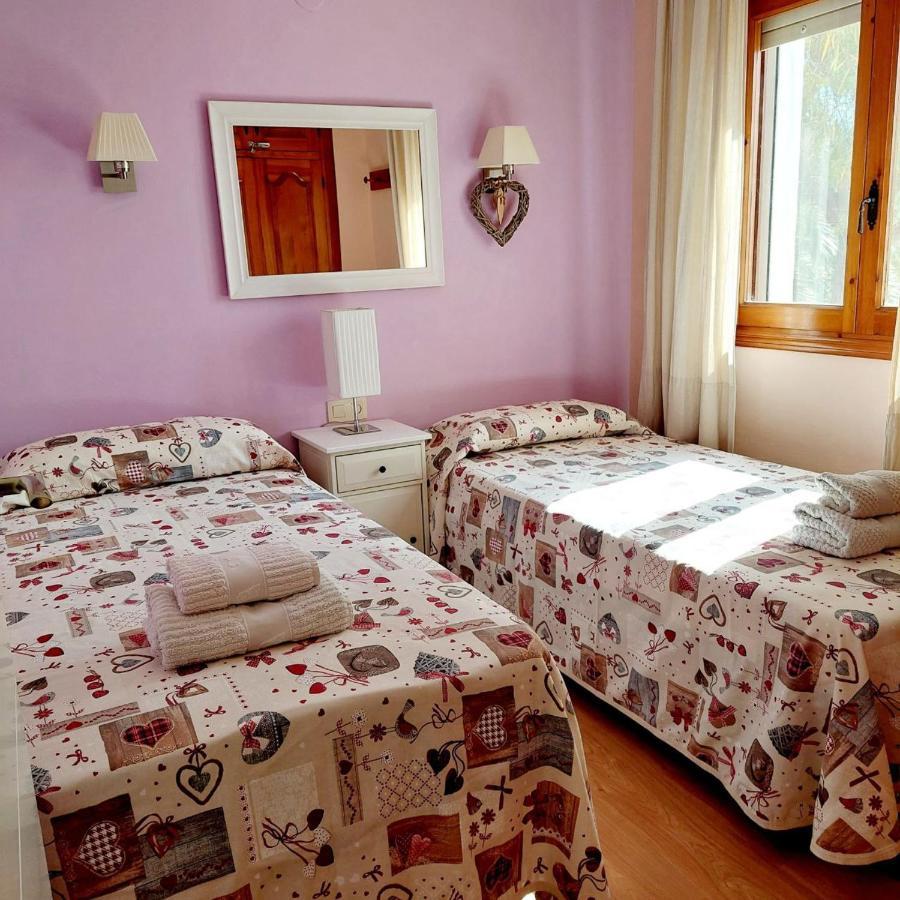 Villa Robert con piscina comunitaria uso exclusivo para una casa por turno Calpe Esterno foto