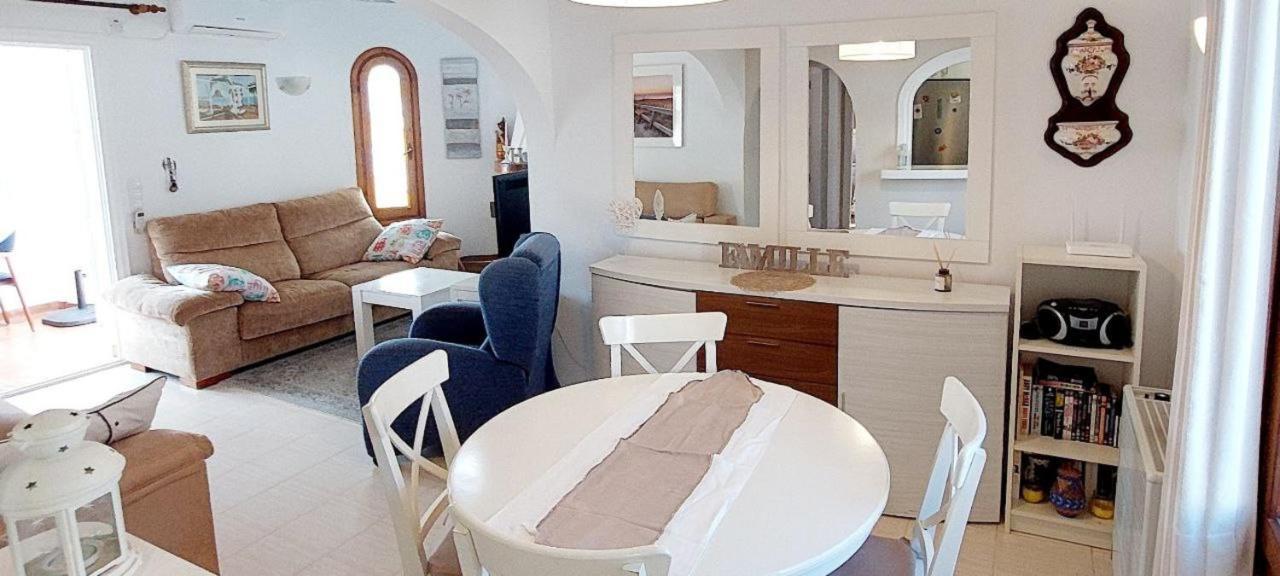 Villa Robert con piscina comunitaria uso exclusivo para una casa por turno Calpe Esterno foto